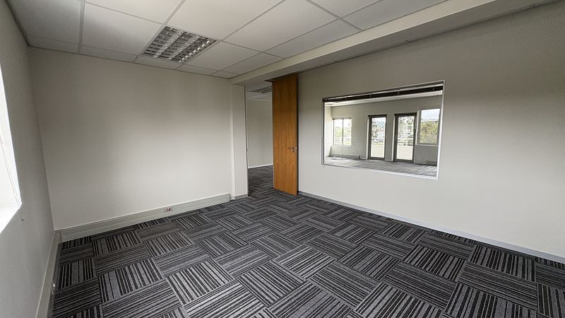 161 m² Office to let in Durbanville, Park Central (photo 20)