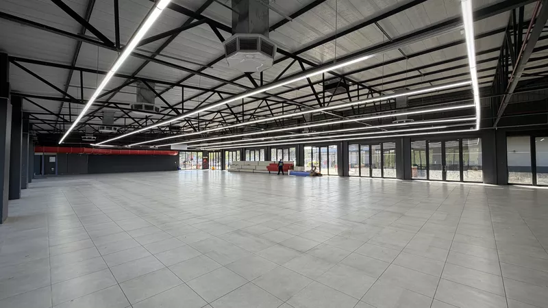 800 m² Retail property to let in Brackenfell, Brackenfell Shopping Centre (photo 10)