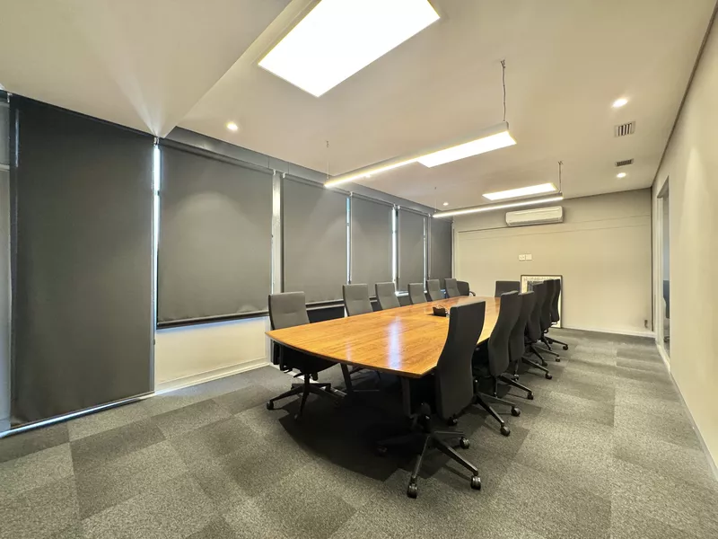 373 m² Office to let in Cape Town City Centre/CBD, North Wharf (photo 18)