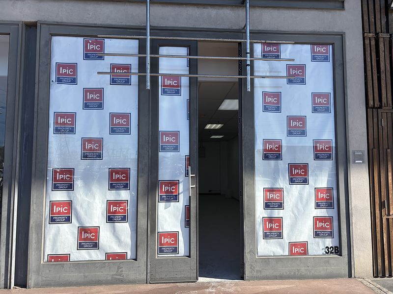 63 m² Retail property to let in Kuilsriver, IPIC Shopping Centre Soneike (photo 9)