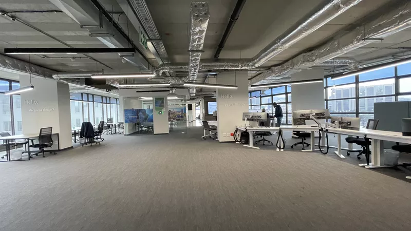 704 m² Office to let in Woodstock, The District (photo 11)