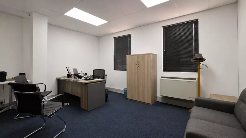684 m² Office to let in South Gate Office Park, Waterside Place (photo 25)