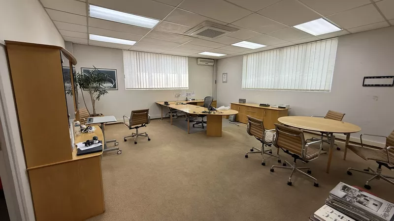 4 832 m² Office to let in Observatory, 9 Browning Road (All Office) (photo 26)