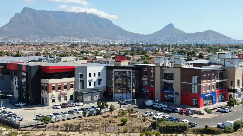 1 095 m² Office to let in Sable Square, Sable Square - Block D (photo 1)
