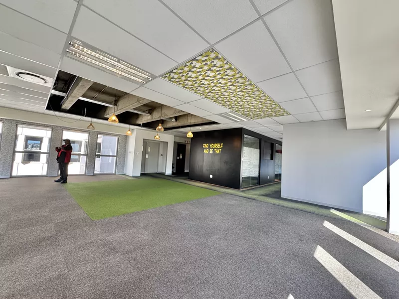 767 m² Office to let in Cape Town City Centre/CBD, Thomas Pattullo (photo 13)