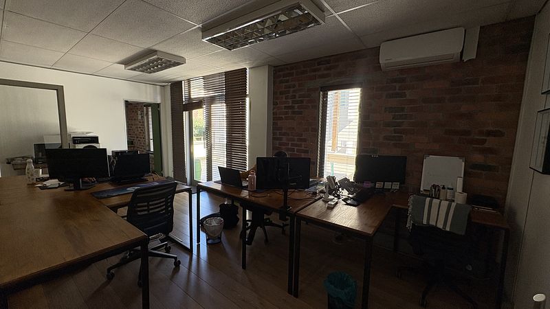 215 m² Office to let in Durbanville, Monaco Square (photo 13)