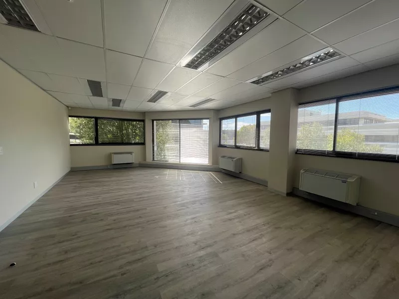 1 025 m² Office to let in Pinelands, Golf Park (photo 25)