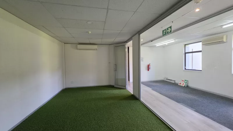 224 m² Office to let in Parow, De Tijger Business Park Building 2 (photo 26)
