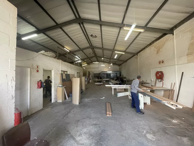 272 m² Industrial to let in Ottery, 32B Harris Drive (photo 4)