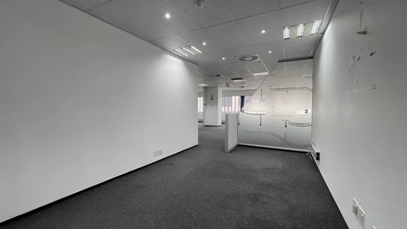 277 m² Office to let in Cape Town City Centre/CBD, 9 Long (photo 9)