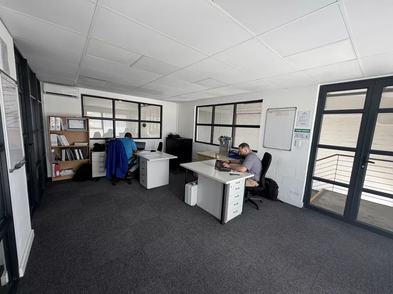 302 m² Industrial to let in Bellville, Sapphire Business Park (photo 22)