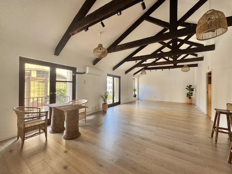 250 m² Office to let in Cape Town City Centre/CBD, 44 Riebeek Street (photo 1)