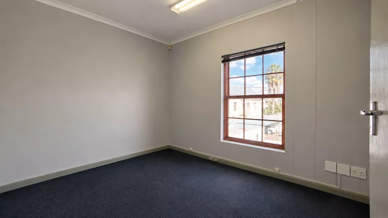 219 m² Office for sale in Bellville, Old Dutch Square (photo 17)