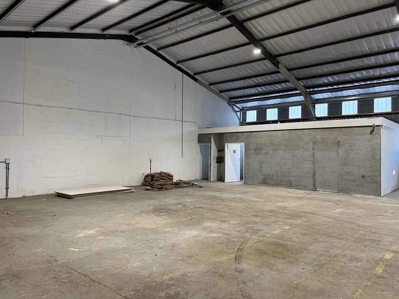 350 m² Industrial to let in Southern Suburbs, Celie Road Industrial Park - Block B (photo 4)