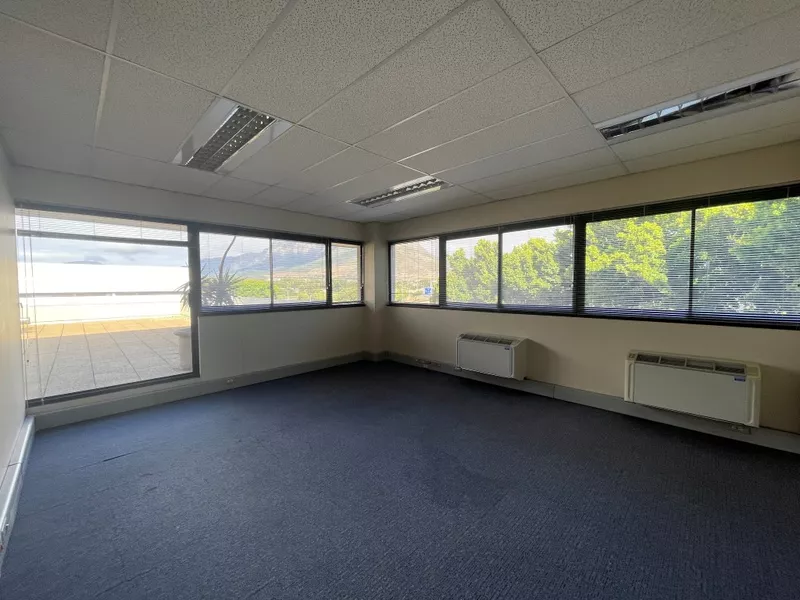 1 025 m² Office to let in Pinelands, Golf Park (photo 32)