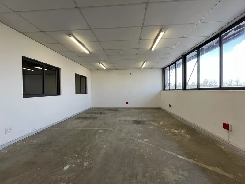 404 m² Industrial to let in Airport Industrial, CTX Business Park (photo 11)