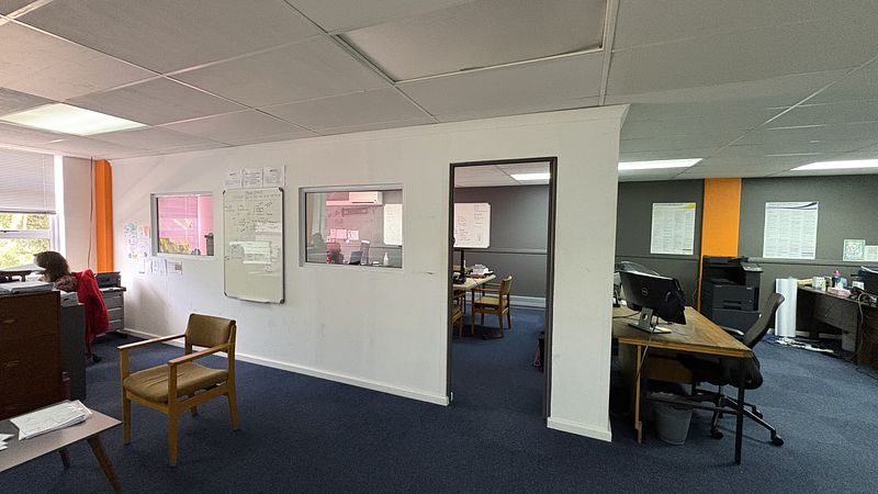 180 m² Office to let in Durbanville, Palm Grove (photo 27)