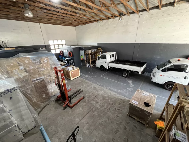 202 m² Industrial to let in Airport Industrial, Airport Business Park (photo 4)