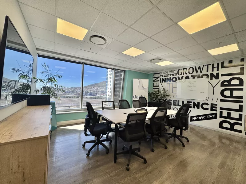 1 660 m² Office to let in Cape Town City Centre/CBD, The Halyard (photo 9)