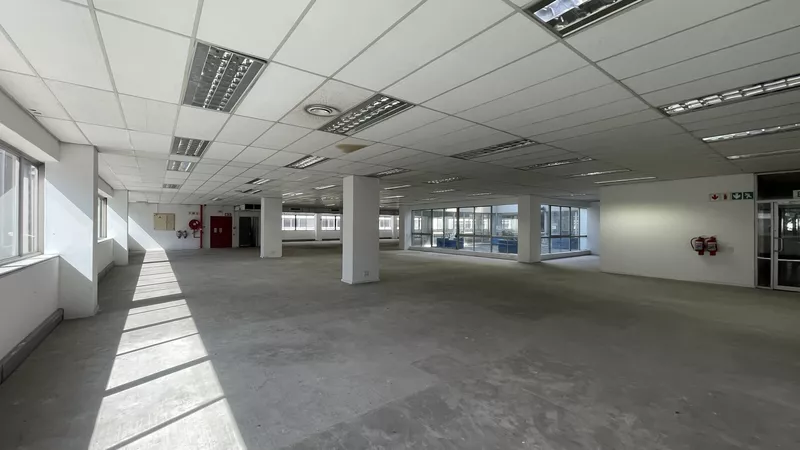 2 731 m² Office to let in Cape Town City Centre/CBD, 35 Wale (photo 6)