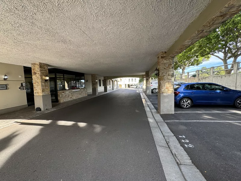 1 950 m² Office for sale in Tyger Valley, Biella Building (photo 25)