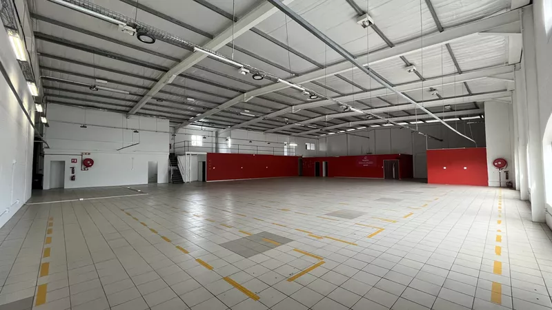 868 m² Retail property to let in Estuaries Office Estate, Eclipse Park (photo 5)
