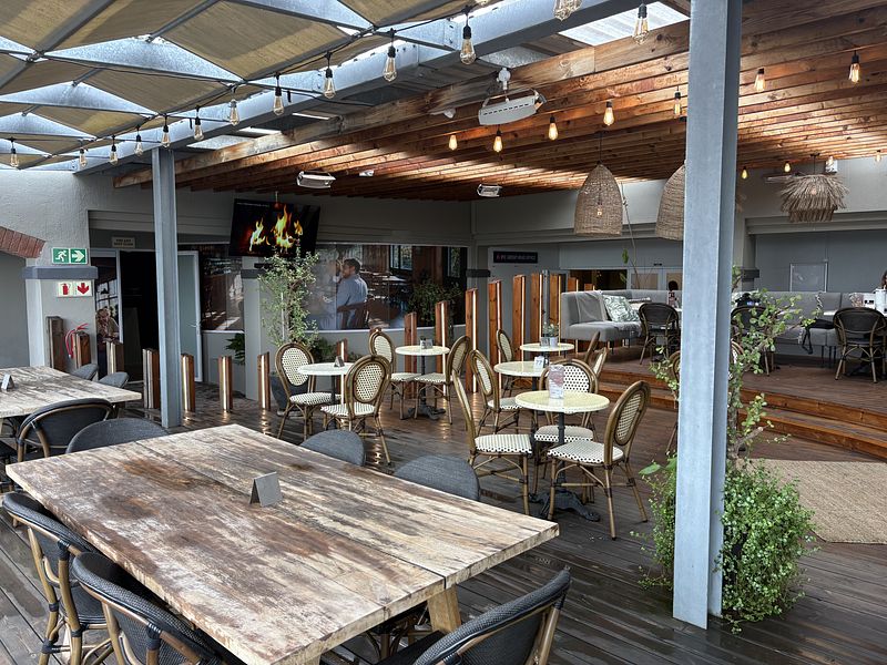 559 m² Retail property to let in Durbanville, IPIC Shopping Centre Aurora (photo 10)