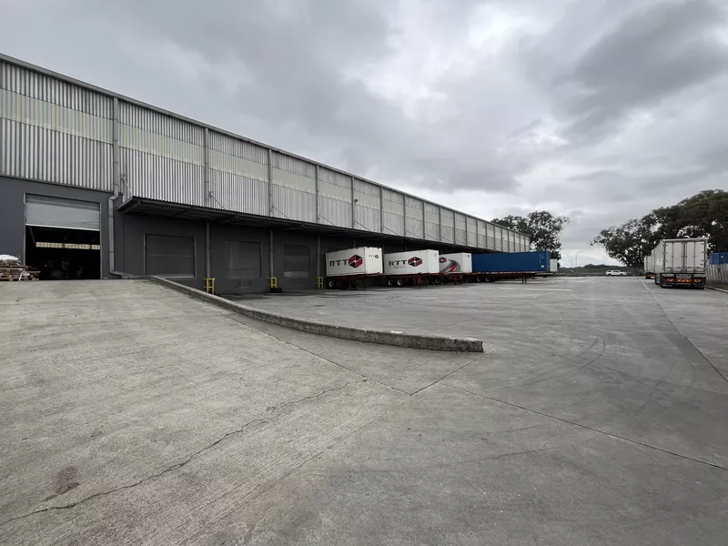 10 548 m² Industrial to let in Parow Industrial, 6 Koets Street (photo 8)