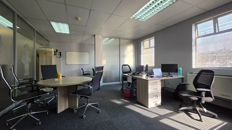 684 m² Office to let in South Gate Office Park, Waterside Place (photo 46)