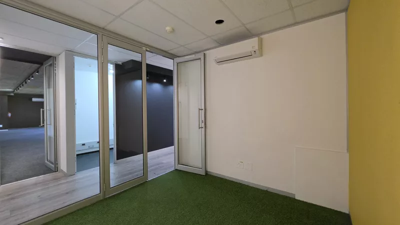 224 m² Office to let in Parow, De Tijger Business Park Building 2 (photo 16)
