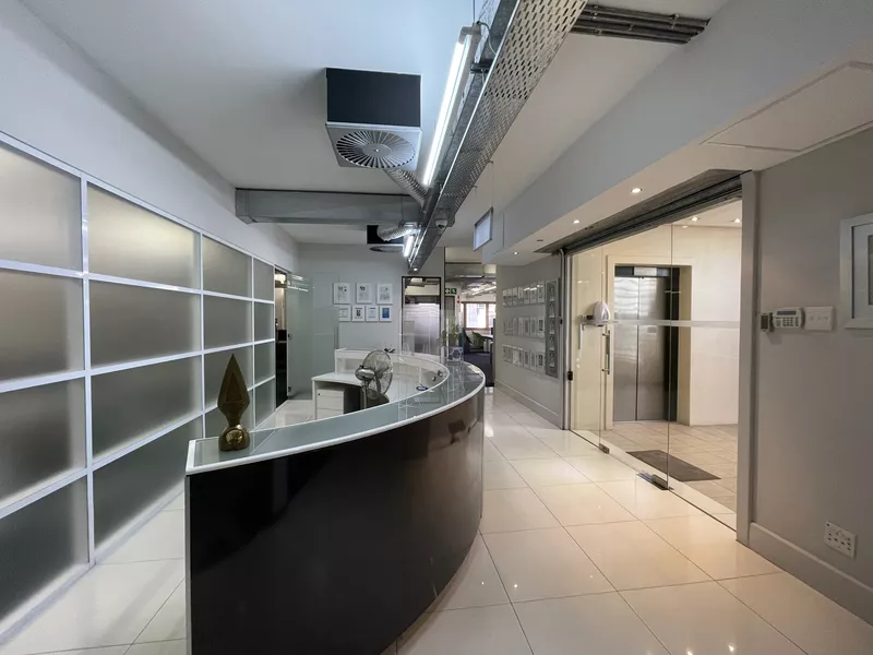614 m² Office to let in Cape Town City Centre/CBD, 50 Riebeek (photo 26)
