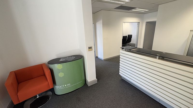 124 m² Office to let in Century City, Eaton House (photo 6)