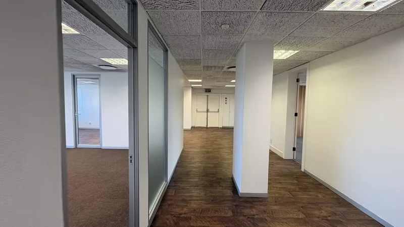 553 m² Office to let in Paarl, 1 Breda Street (photo 26)