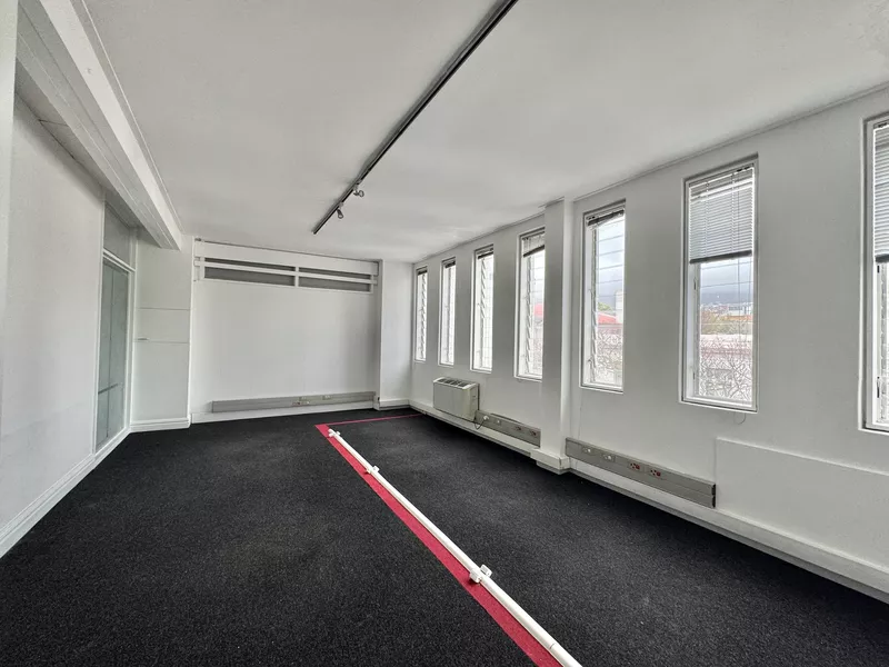 400 m² Office to let in Cape Town City Centre/CBD, 81 St Johns Street (photo 25)