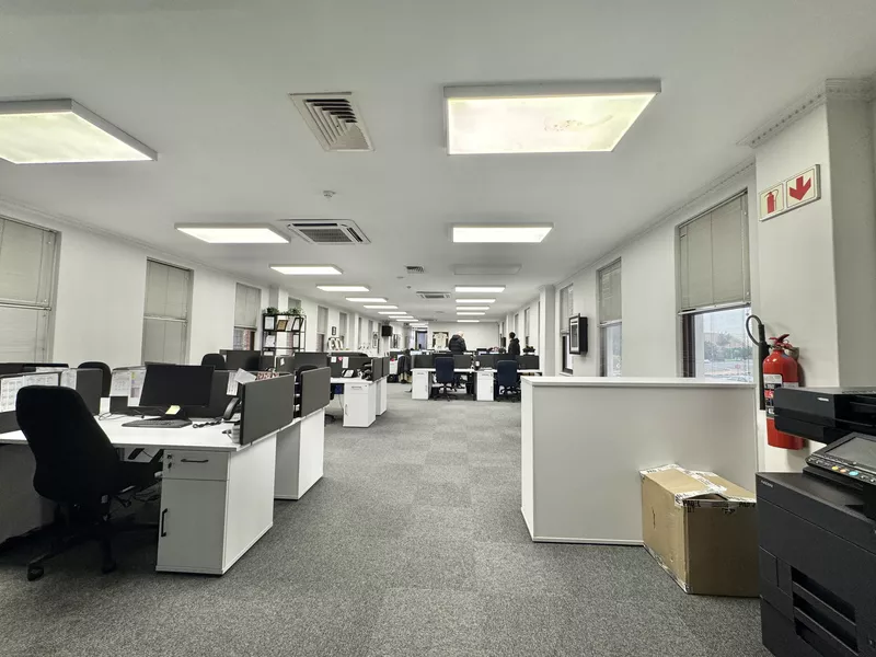 3 225 m² Office for sale in Cape Town, Mill House (photo 48)