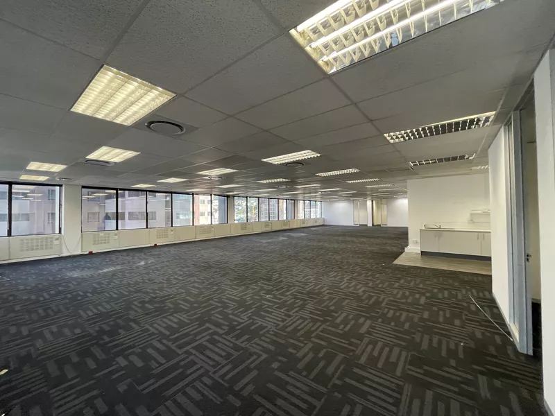 498 m² Office to let in Cape Town City Centre/CBD, 2 Long Street (photo 6)
