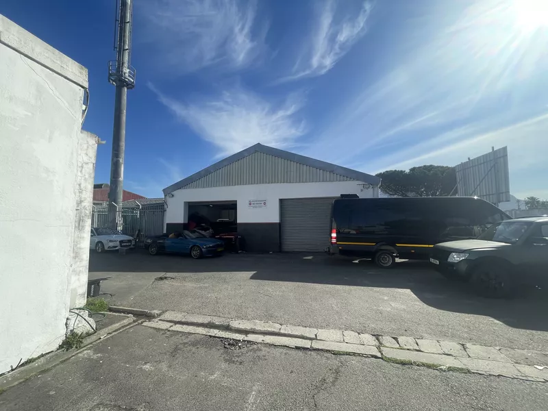 2 030 m² Industrial for sale in Athlone, 27 Flamingo Crescent (photo 13)