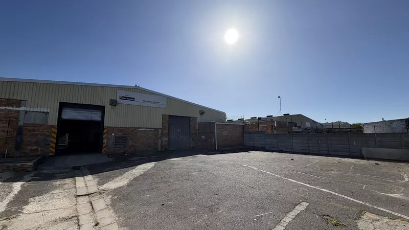 1 100 m² Retail property to let in Brackenfell, Brackenfell Shopping Centre (photo 19)