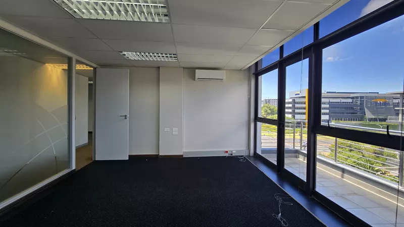 632 m² Office to let in Tyger Waterfront, Avanti South Block (photo 48)