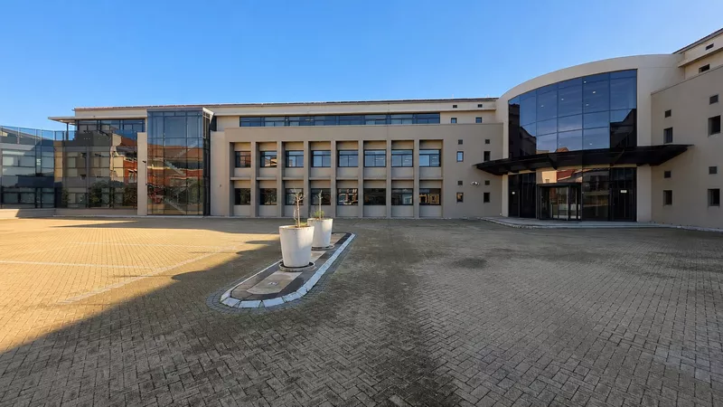 1 292 m² Office to let in Estuaries Office Estate, 2 Oxbow Crescent, The Estuaries (photo 9)