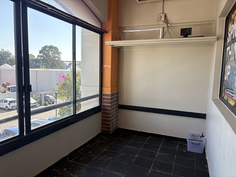 589 m² Retail property to let in Durbanville, Village Square (photo 19)