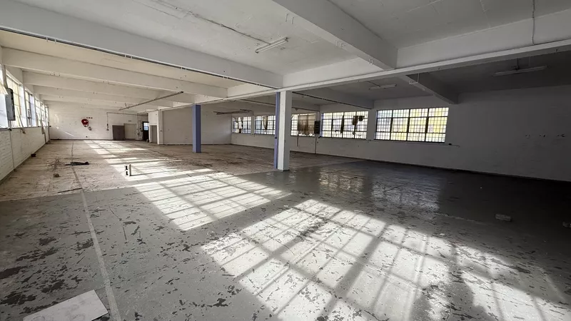 860 m² Office to let in Salt River, 39 Salt River Road (photo 11)