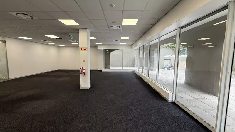 402 m² Office to let in Claremont, 200 On Main (photo 17)