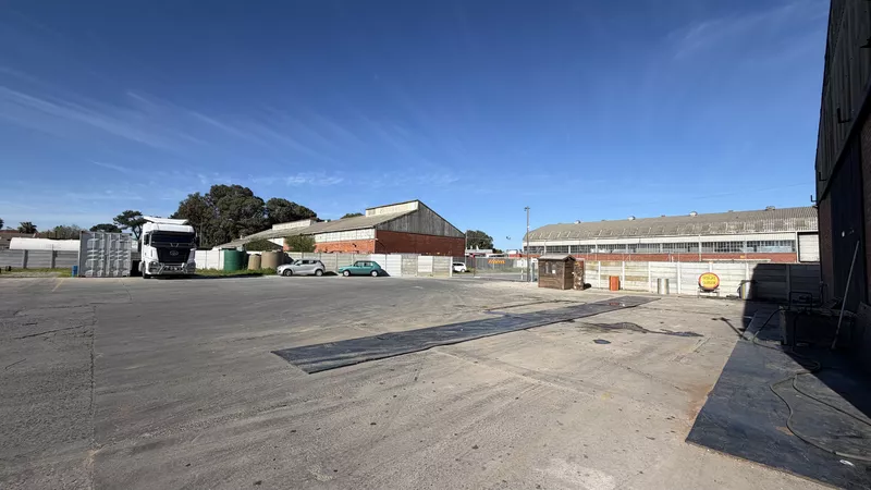 3 813 m² Industrial to let in Brackenfell Industrial, 6 Viben Avenue (photo 32)