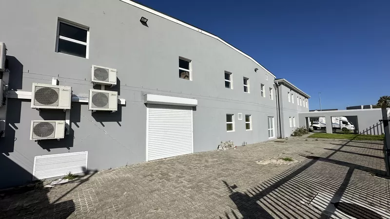 1 729 m² Industrial for sale in Milnerton, 1 Track Crescent (photo 22)