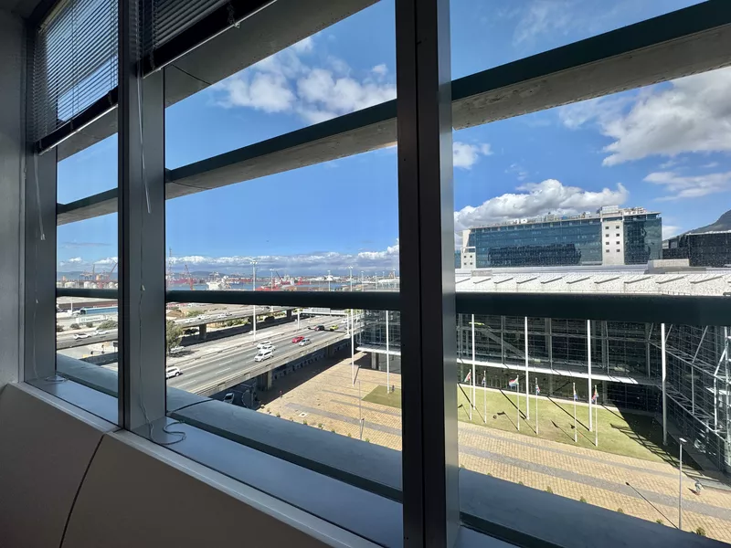 231 m² Office to let in Cape Town City Centre/CBD, Convention Towers (photo 20)