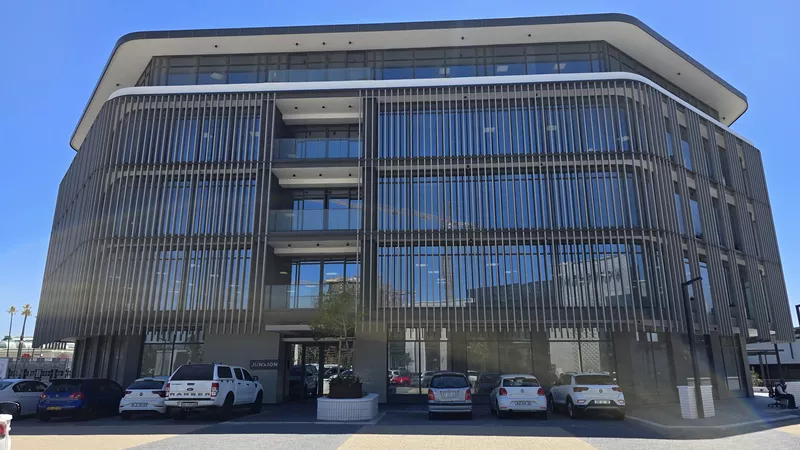 570 m² Office to let in Century City, Junxion Park - Building 1 (photo 6)