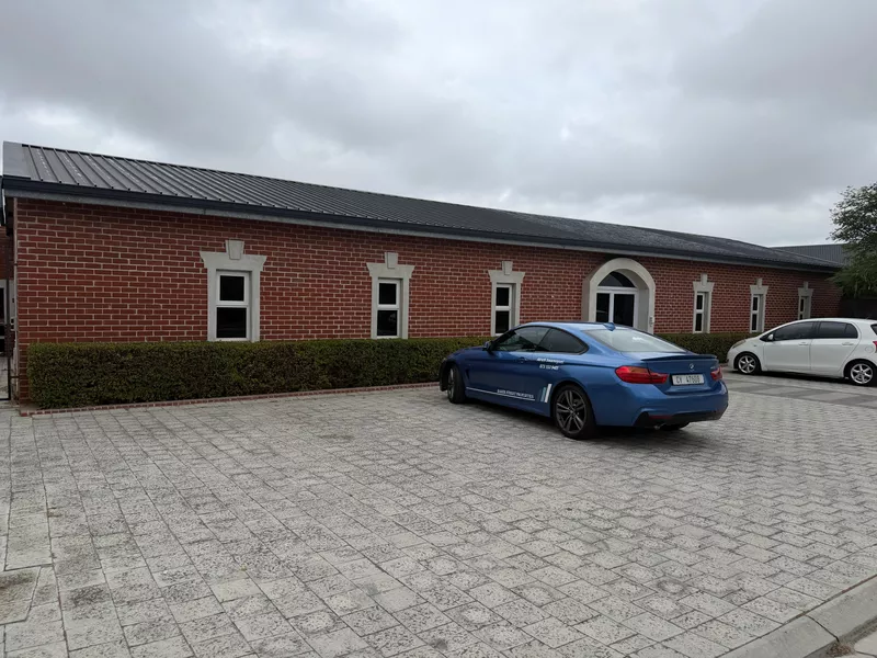 250 m² Office to let in Blackheath, Kwela Park Unit 4 Showroom (photo 1)