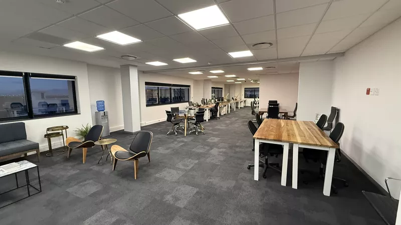 503 m² Office to let in Claremont, The Citadel (photo 6)