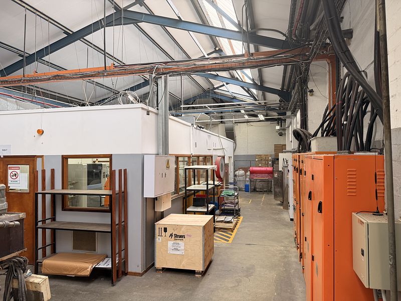 2 956 m² Industrial for sale in Southern Suburbs, 2 Estmil Road (photo 6)